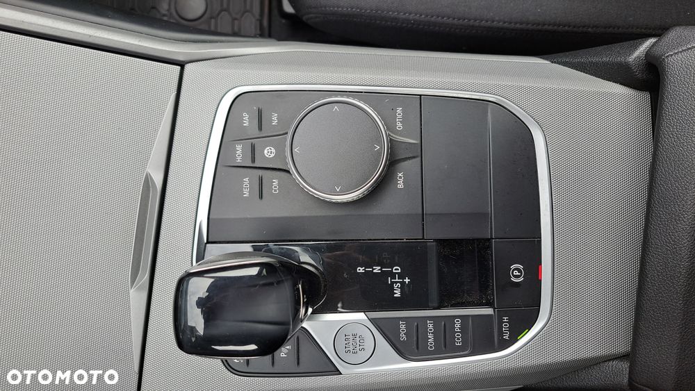 BMW Seria 3 318d - 27