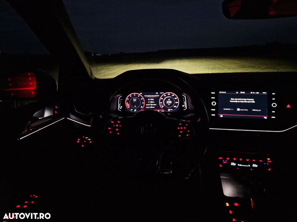 Volkswagen Polo 2.0 TSI DSG GTI - 12