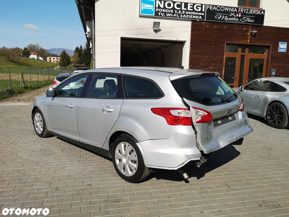 Ford Focus 1.6 TDCi DPF Ambiente - 9