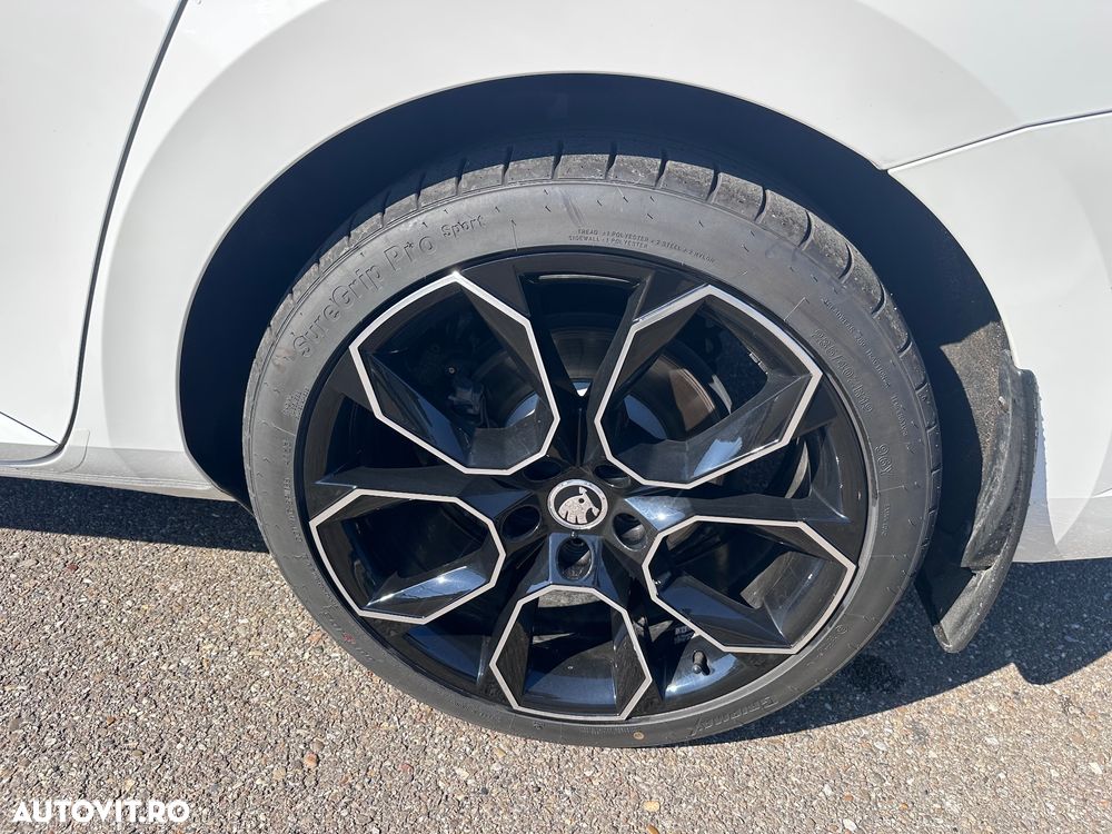 Skoda Superb 2.0 TDI DSG Sportline - 14