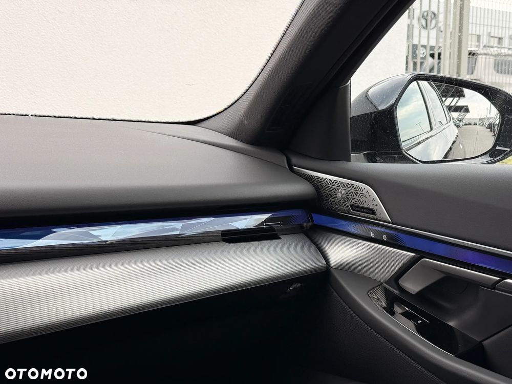BMW Seria 5 520i - 20
