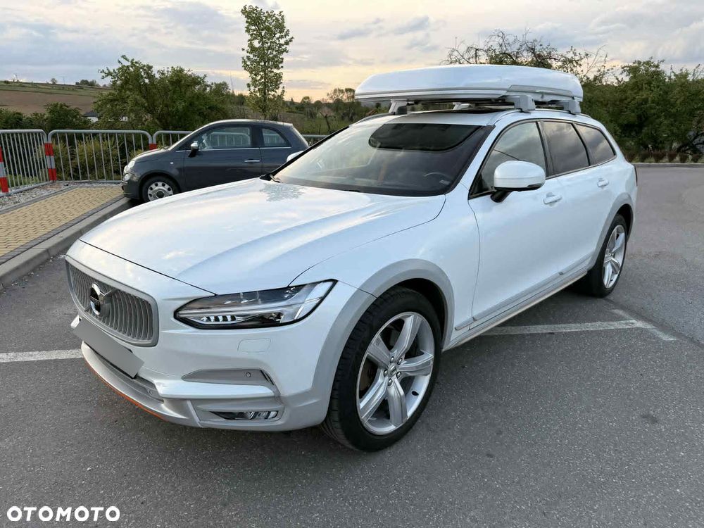 Volvo V90 Cross Country - 18