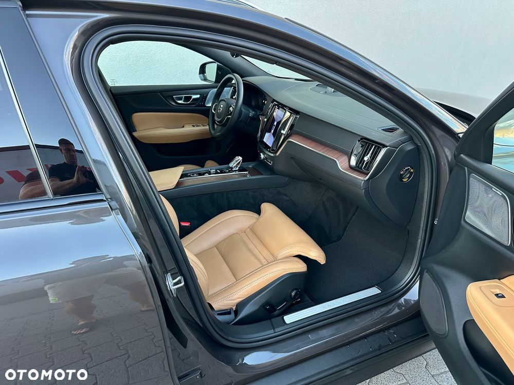 Volvo V60 Cross Country B4 D AWD Ultimate - 26