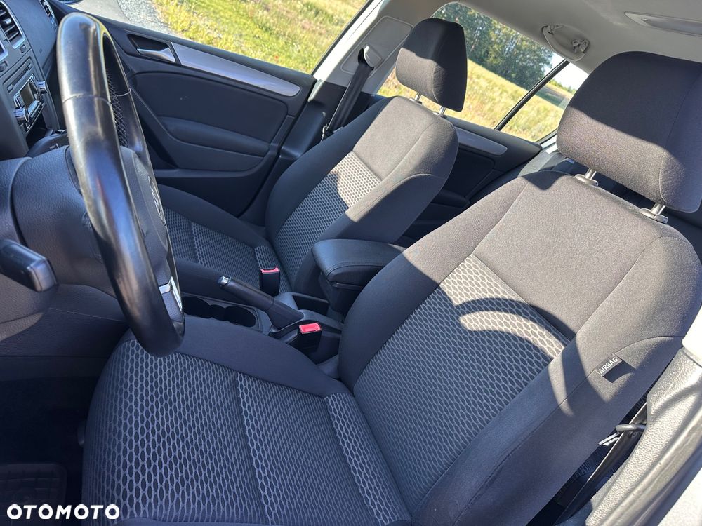 Volkswagen Golf - 29