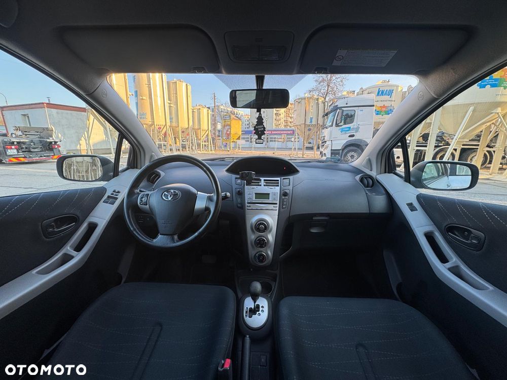 Toyota Yaris - 7