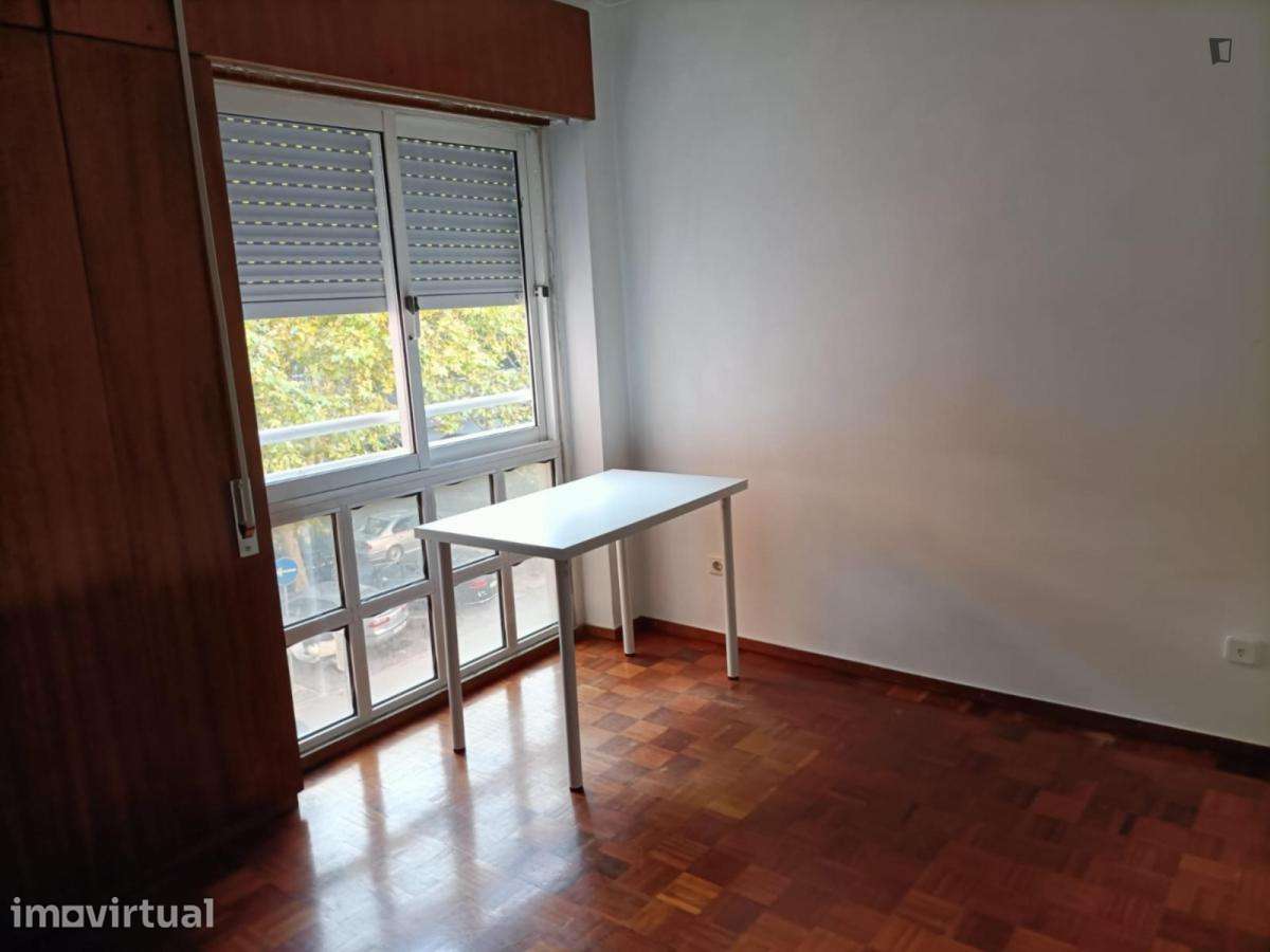 Quarto - localizado em Telheiras Lisbon - Grande imagem: 3/7
