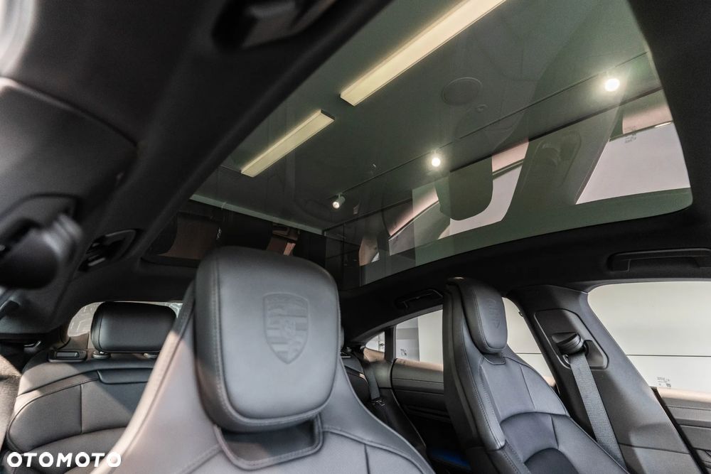 Porsche Taycan 105kWh 4S Black Edition - 28