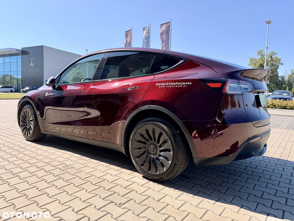 Tesla Model Y Long Range AWD - 12