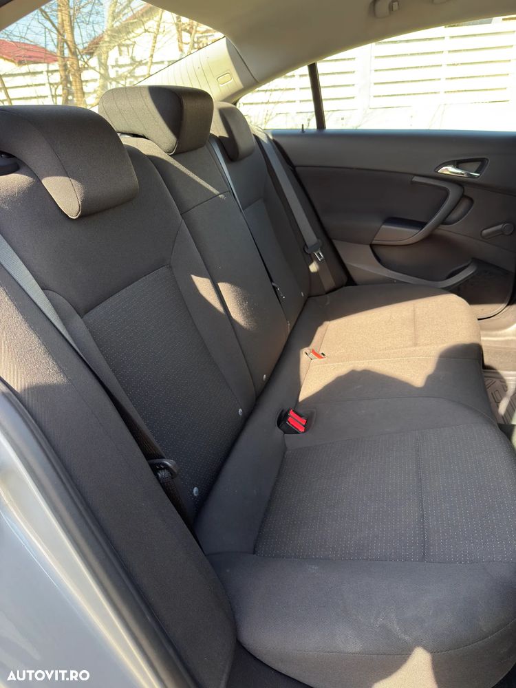 Opel Insignia 2.0 CDTI - 10