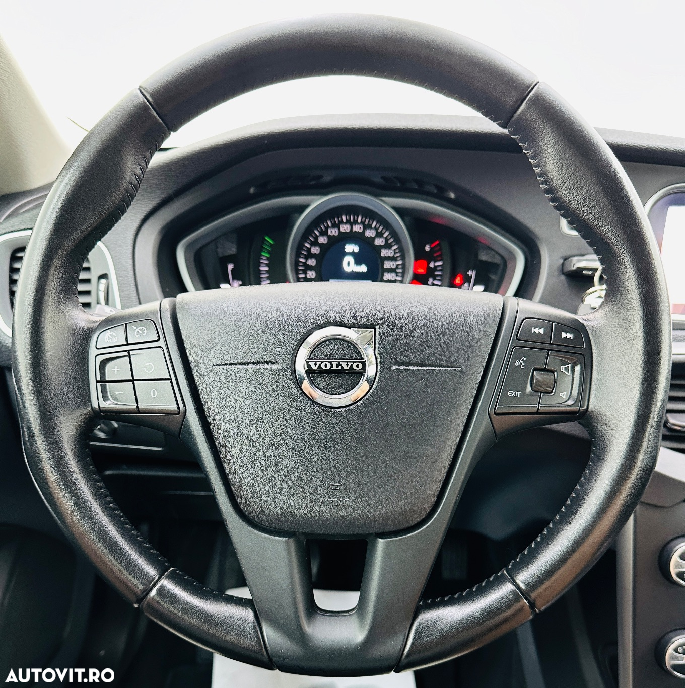 Volvo V40 - 33
