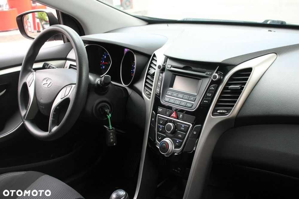 Hyundai i30 1.4 Family+ - 23