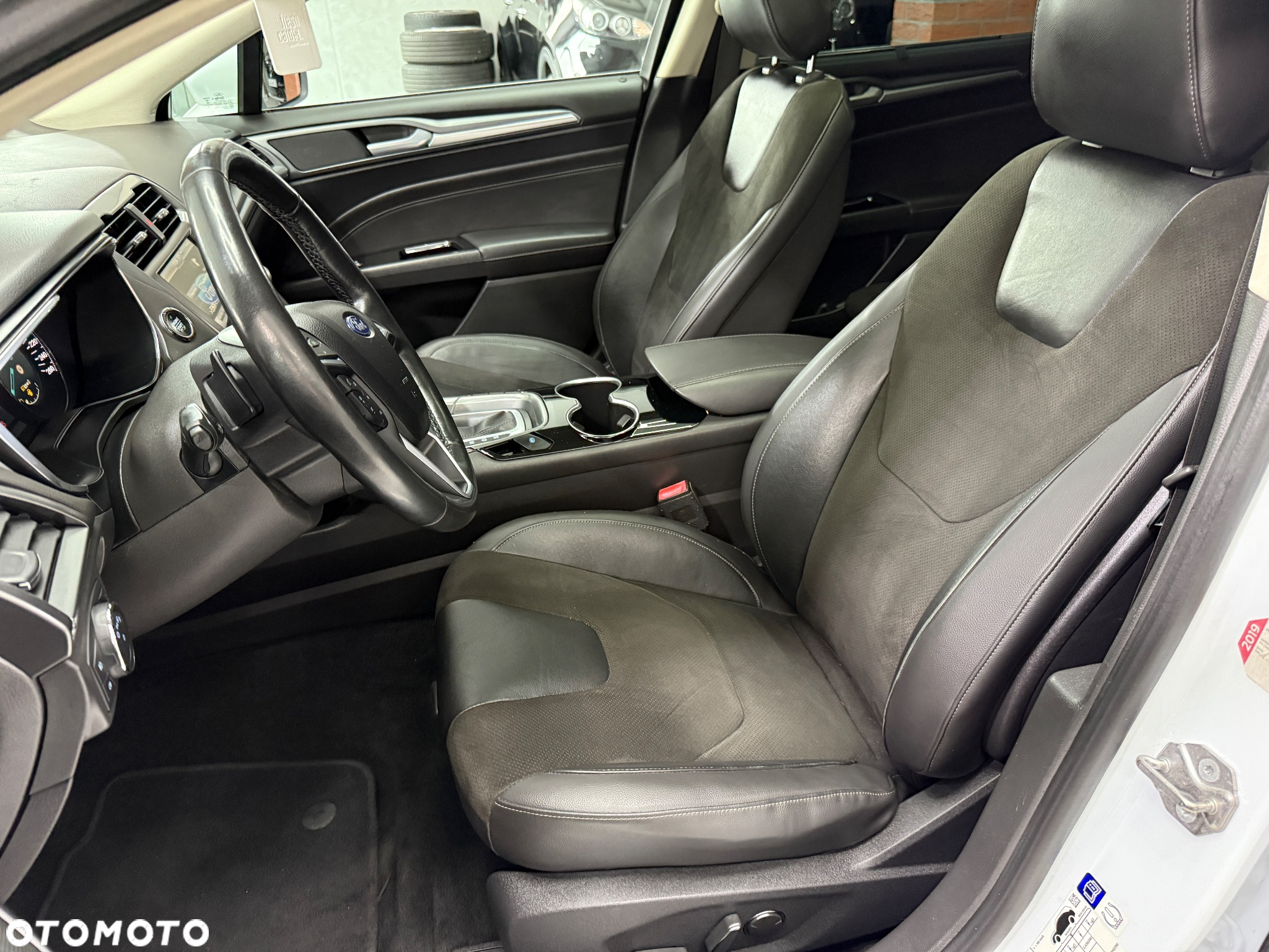 Ford Mondeo 2.0 TDCi Titanium PowerShift - 21