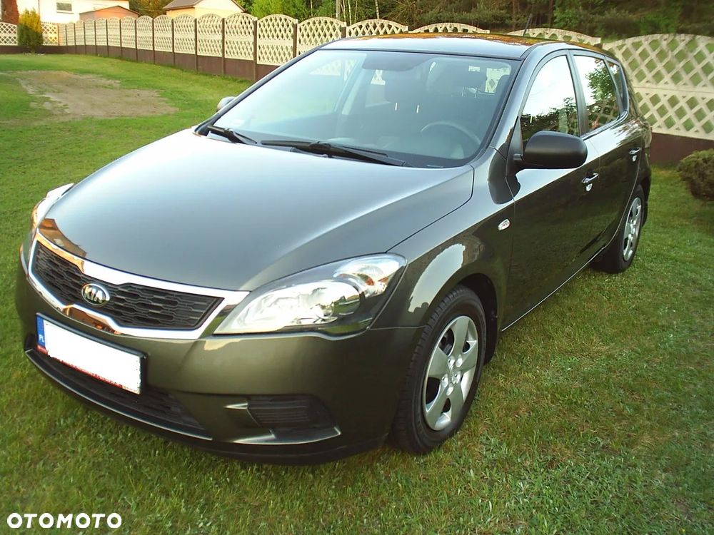 Kia Ceed 1.4 S Euro2012 - 17
