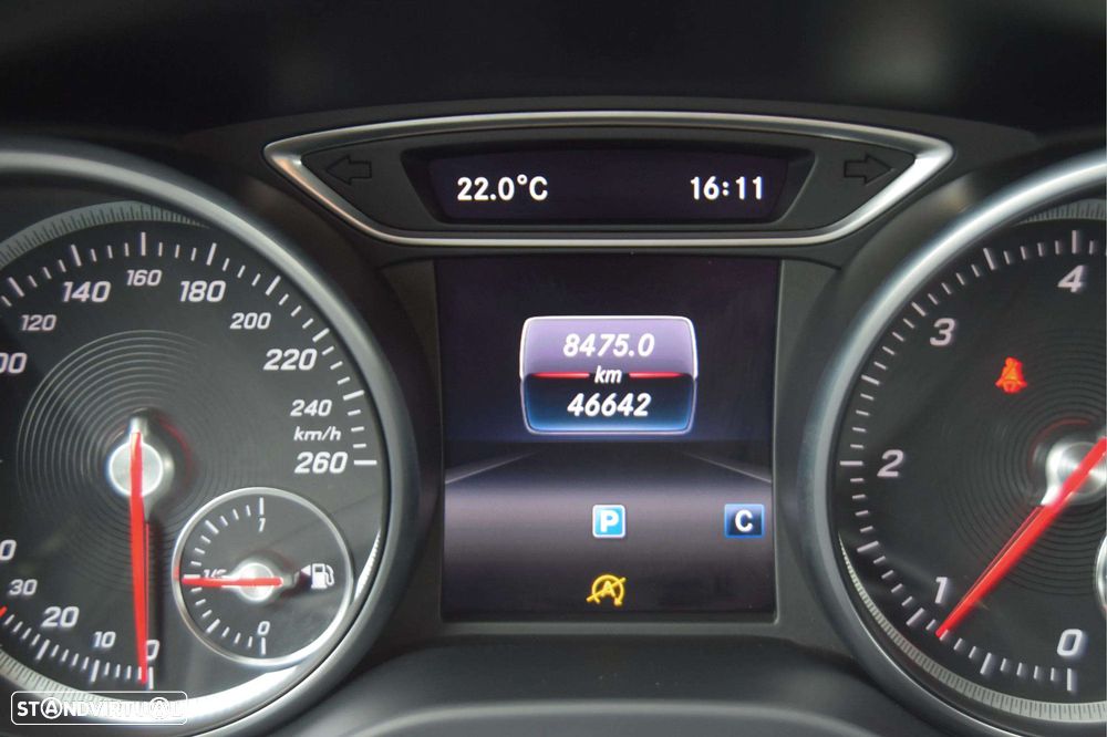 Mercedes-Benz CLA 180 d Shooting Brake AMG Line - 11