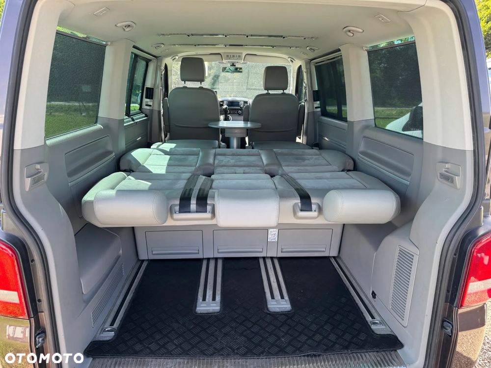 Volkswagen Multivan - 30