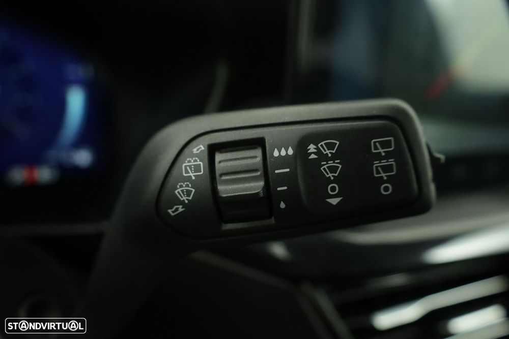 Ford Focus 1.0 EcoBoost MHEV ST-Line X - 18