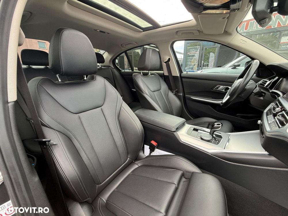 BMW Seria 3 320d xDrive AT Luxury Line - 29