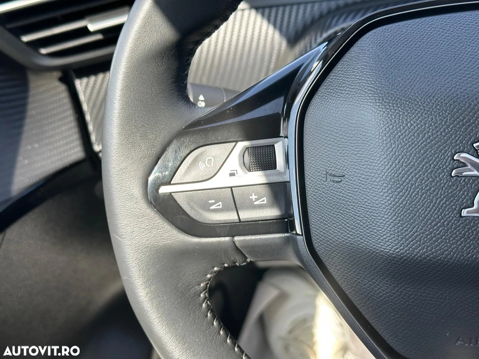 Peugeot 208 PureTech 100 Style - 30