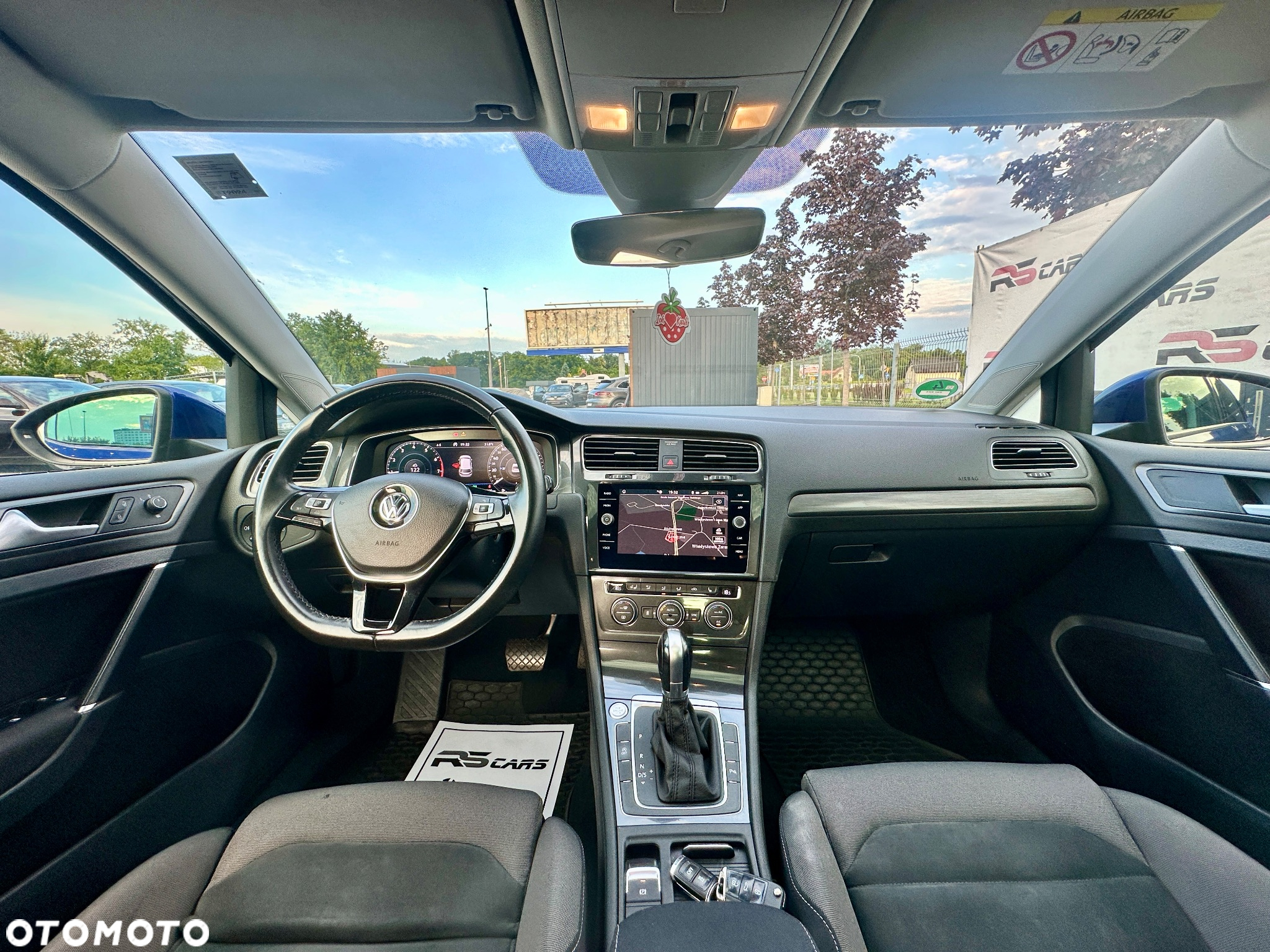 Volkswagen Golf - 31