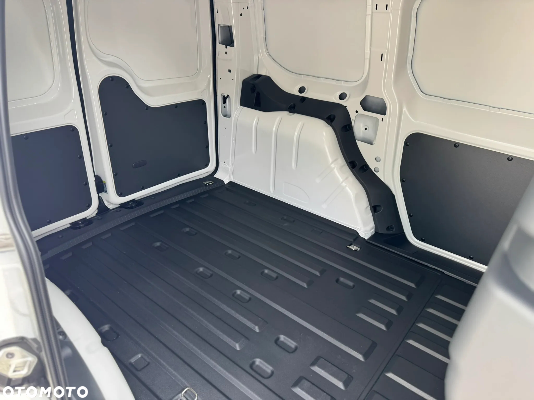 Volkswagen Caddy Cargo - 6