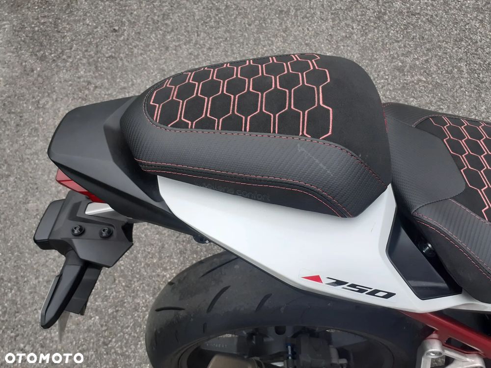 Honda CB - 11
