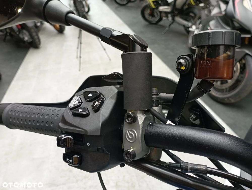 Moto Guzzi Stelvio - 11