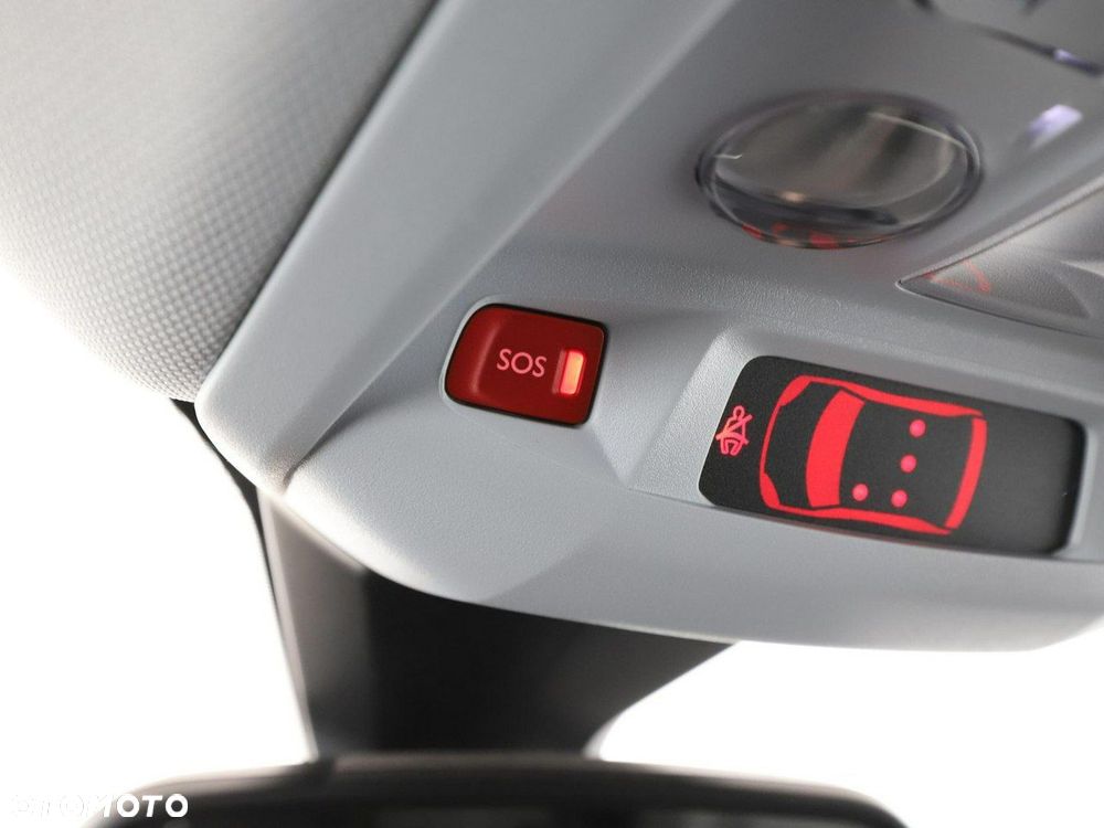 Peugeot 3008 1.6 PureTech GPF Allure S&S EAT8 - 40