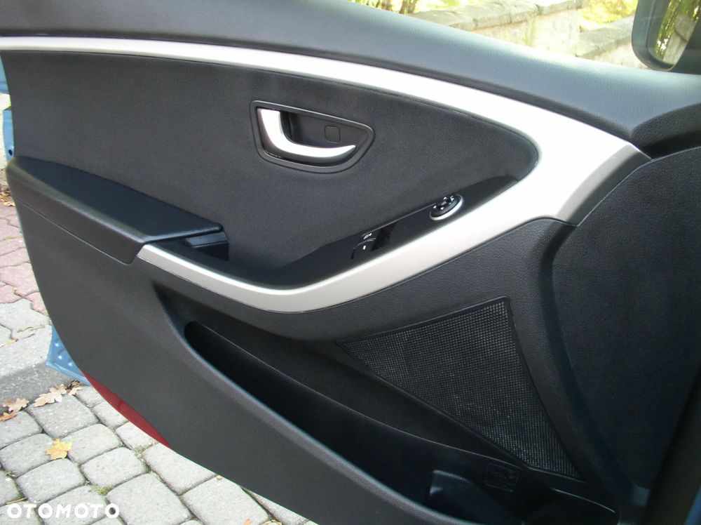 Hyundai i30 1.4 Fifa World Cup Edition - 10
