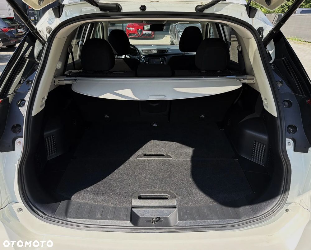Nissan X-Trail 1.3 DIG-T N-Connecta 2WD DCT - 18