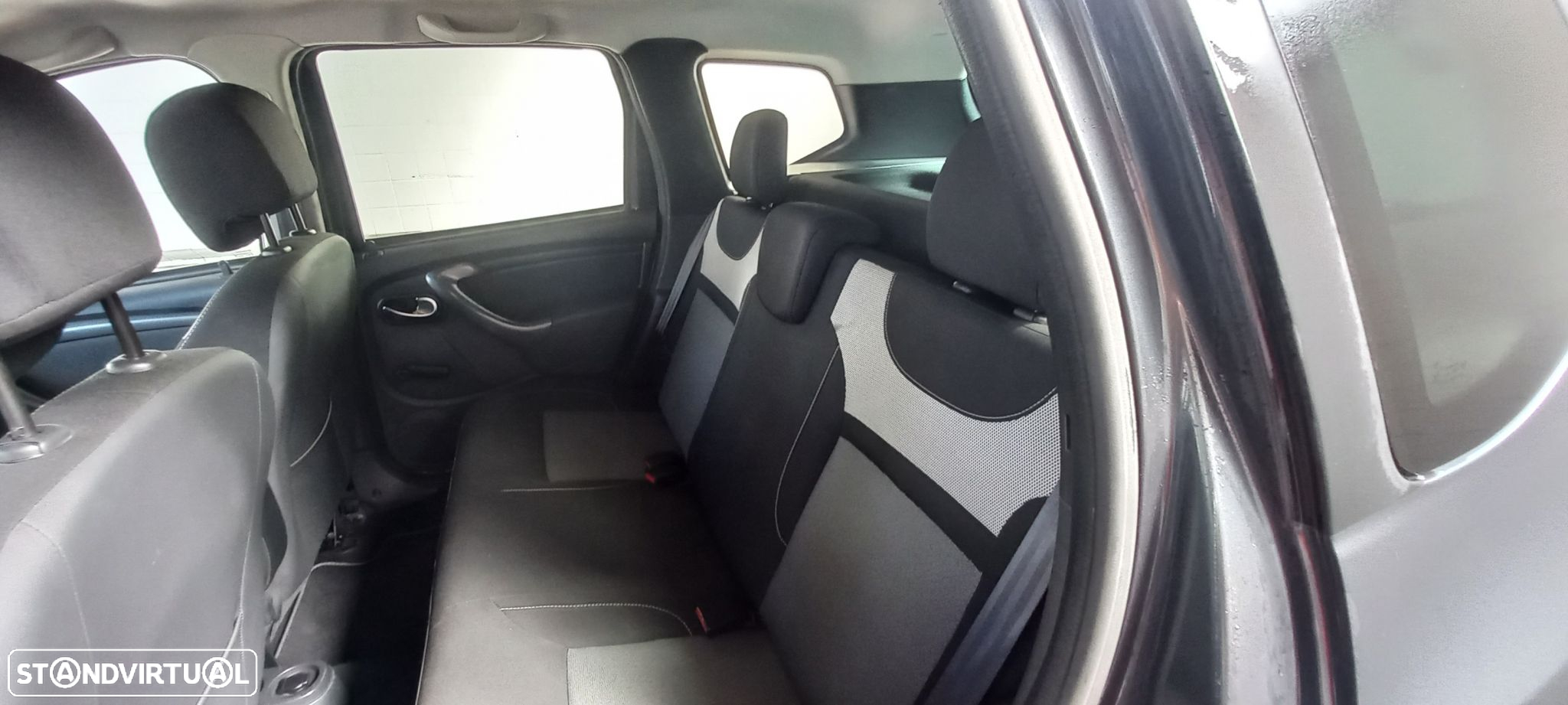 Dacia Duster 1.5 dCi SL Black Shadow - 15