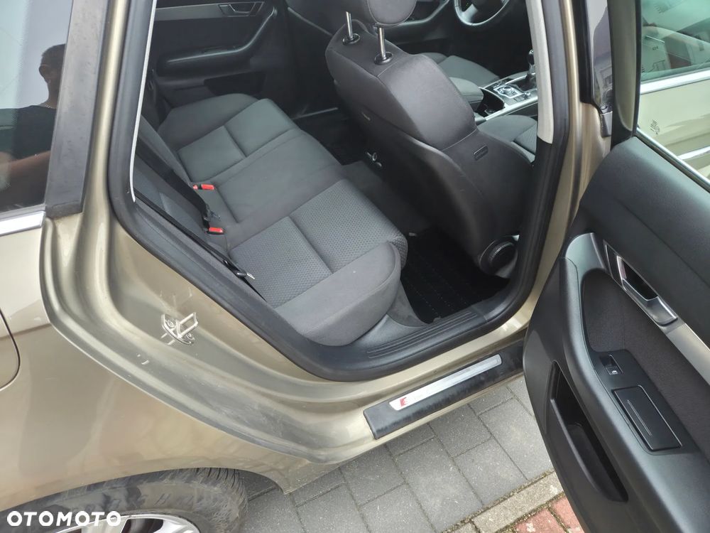 Audi A6 Avant 2.4 quattro - 13