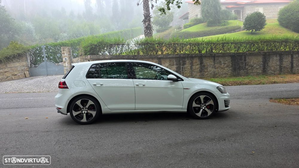 VW Golf 2.0 GTI - 10
