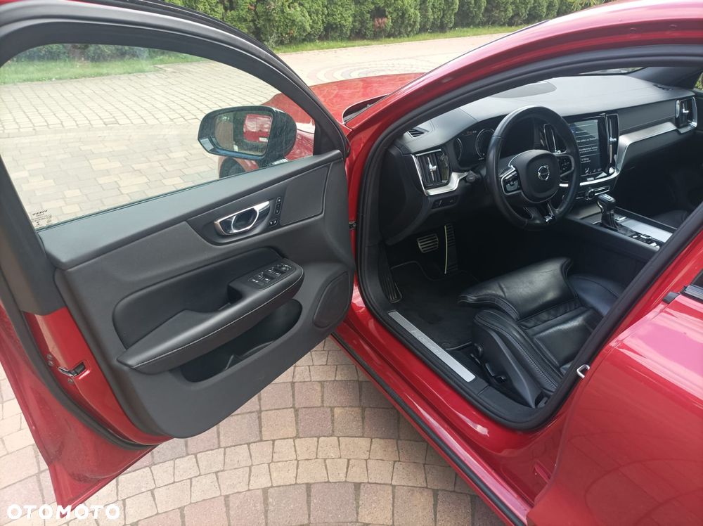 Volvo S60 T6 AWD R-Design - 11