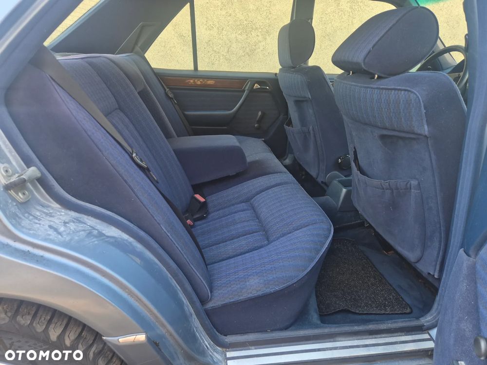 Mercedes-Benz W124 (1984-1993) - 19