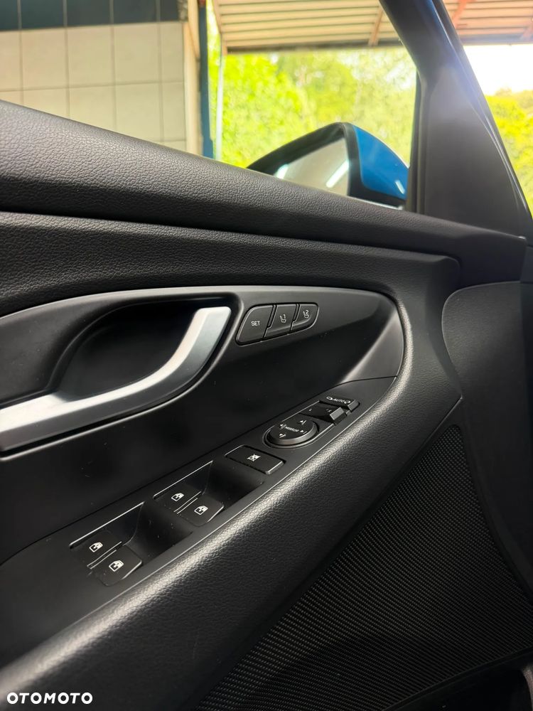 Hyundai i30 1.4 T-GDI Premiere Luxury - 8