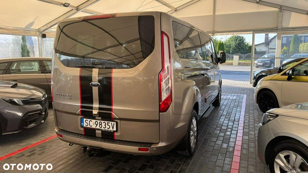 Ford Tourneo Custom - 27