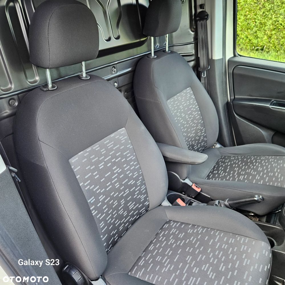 Opel COMBO - 33