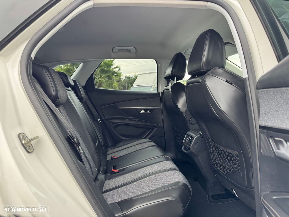 Peugeot 3008 1.6 BlueHDi Allure EAT6 - 32