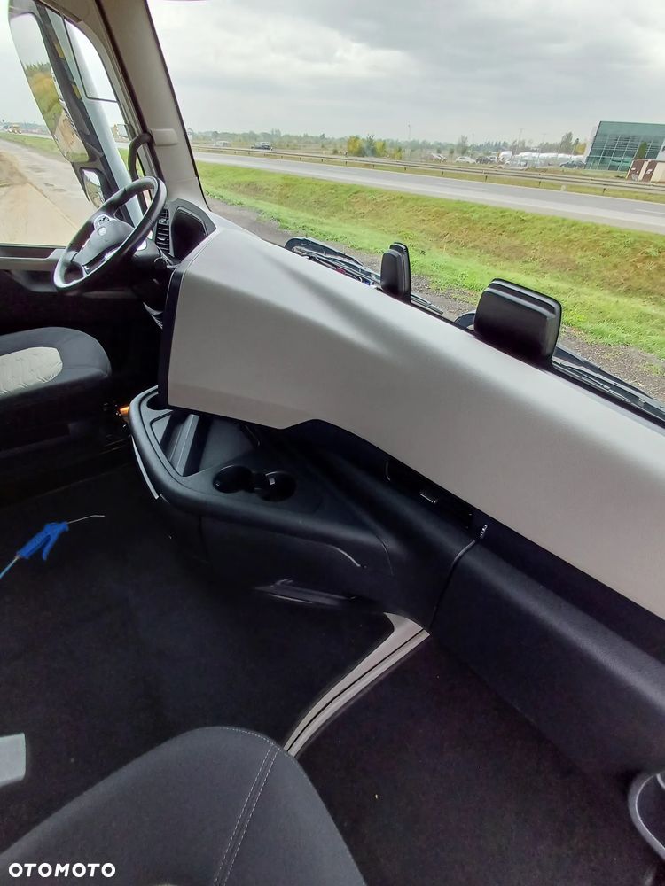 Ford F-MAX - 23