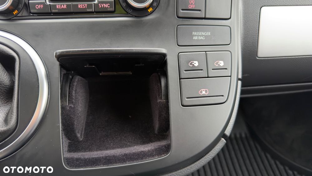 Volkswagen Multivan - 14