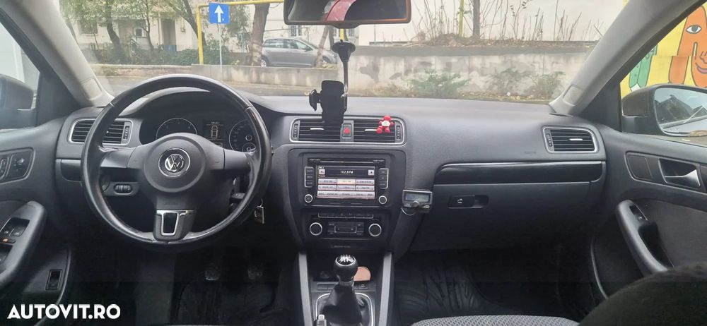 Volkswagen Jetta - 10