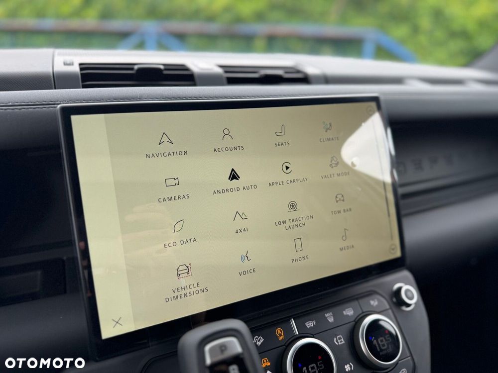 Land Rover Defender - 19