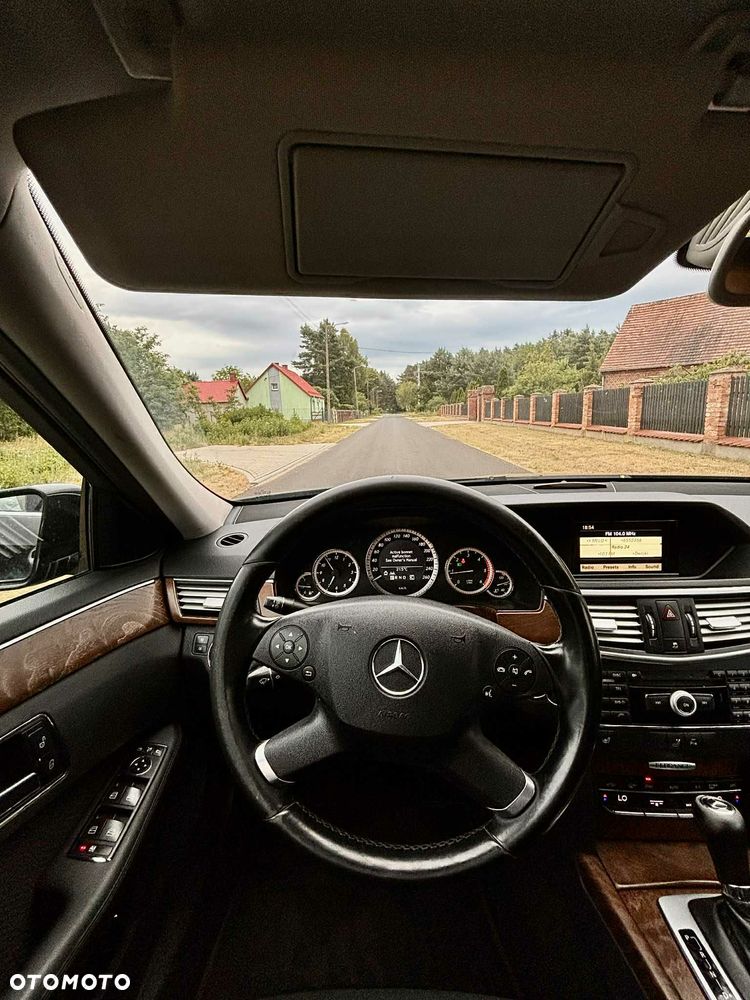 Mercedes-Benz Klasa E 220 CDI DPF BlueEFFICIENCY Automatik Avantgarde - 5