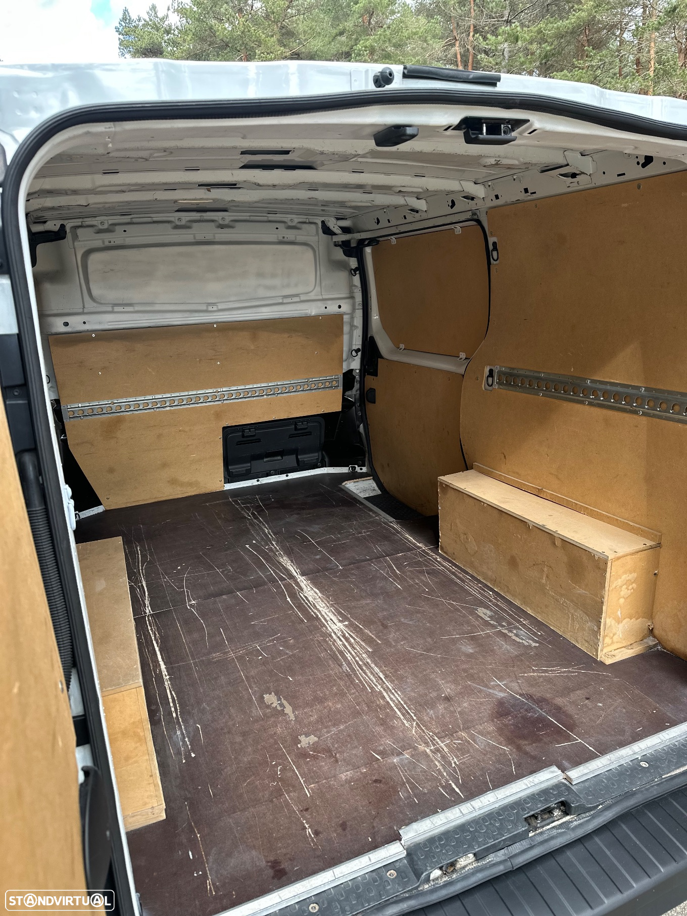 Nissan NV300 - 27