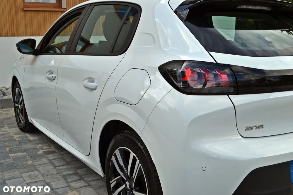 Peugeot 208 - 13