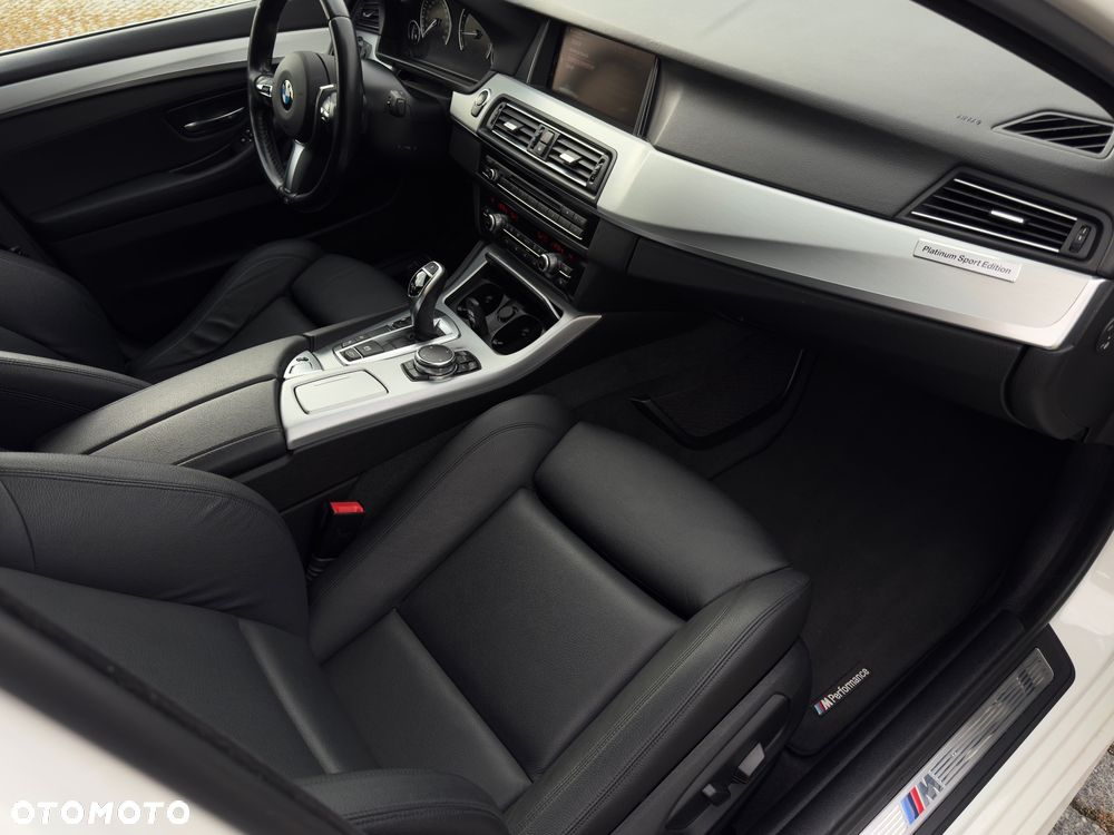 BMW Seria 5 528i Touring Sport-Aut Luxury Line - 16