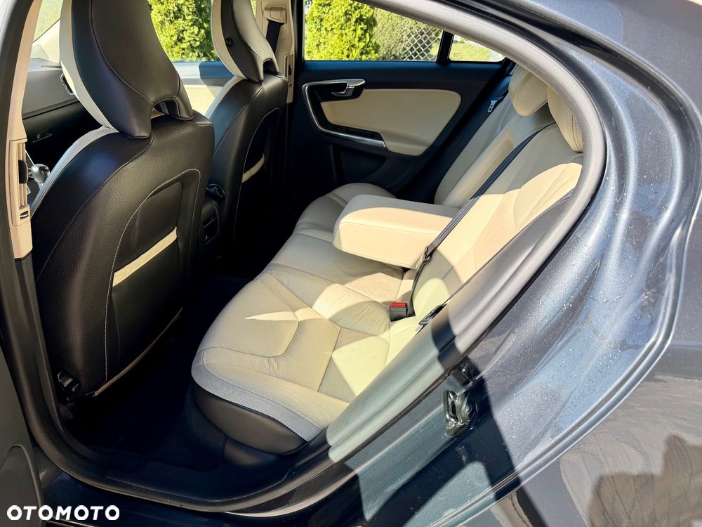 Volvo S60 2.0T Momentum - 9