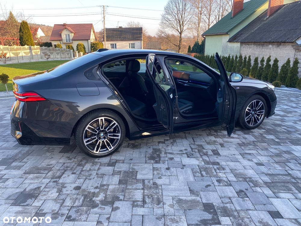 BMW Seria 5 520d xDrive - 32