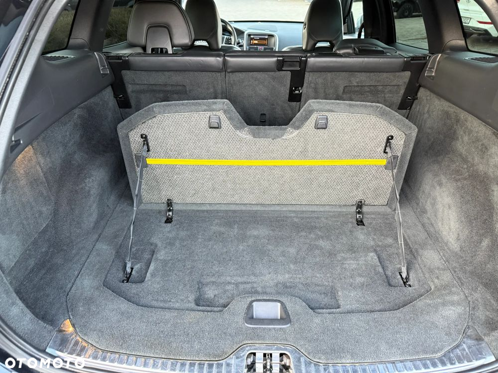 Volvo XC 60 T6 AWD R-Design Summum - 26