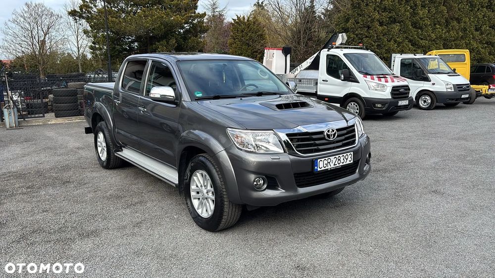 Toyota Hilux 2.5 D-4D SR - 34